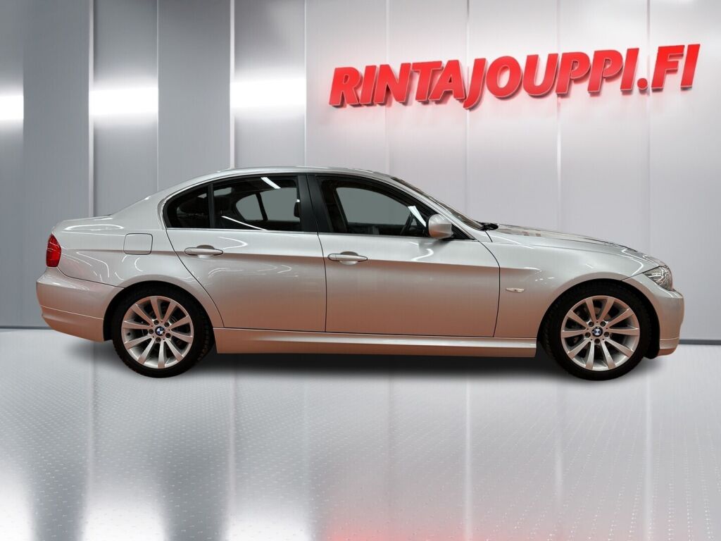 BMW 318 2011 Harmaa