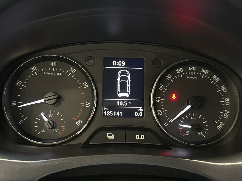 Skoda Fabia 2011 Harmaa