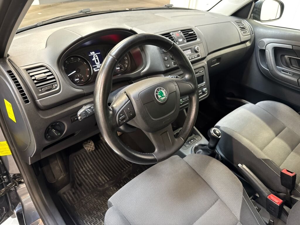 Skoda Fabia 2011 Harmaa