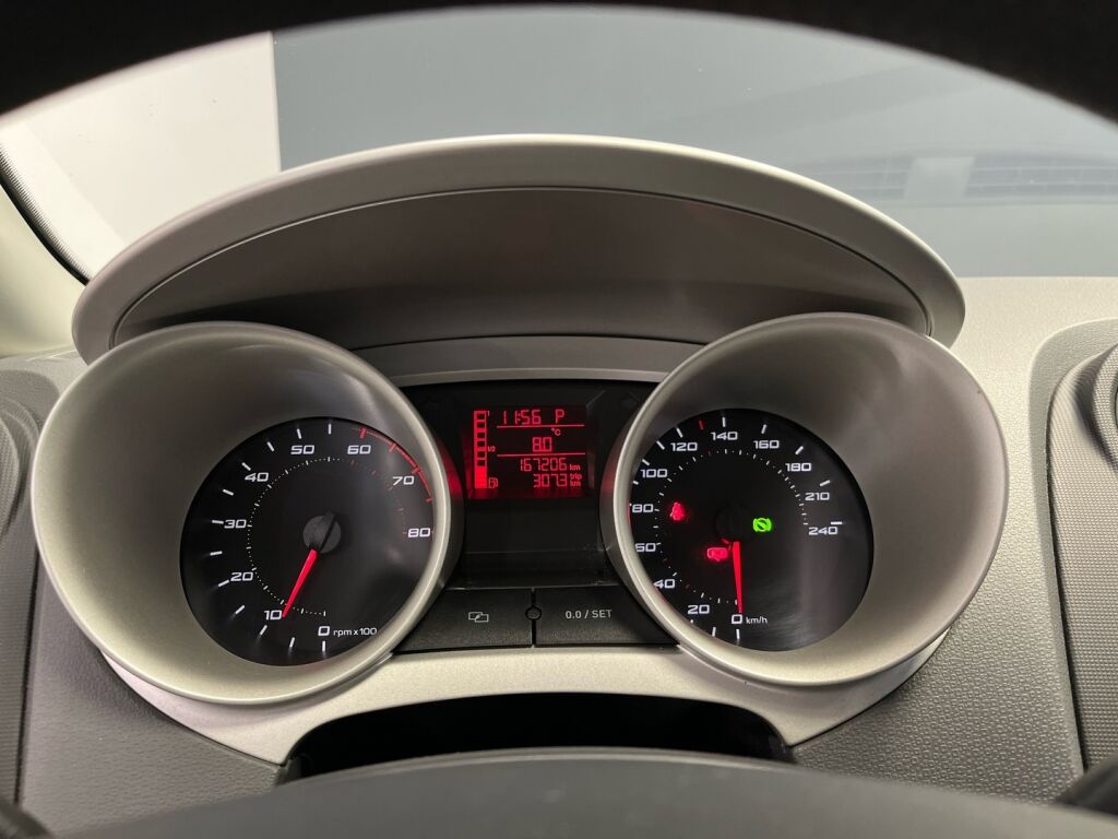 Seat Ibiza 2011 Punainen