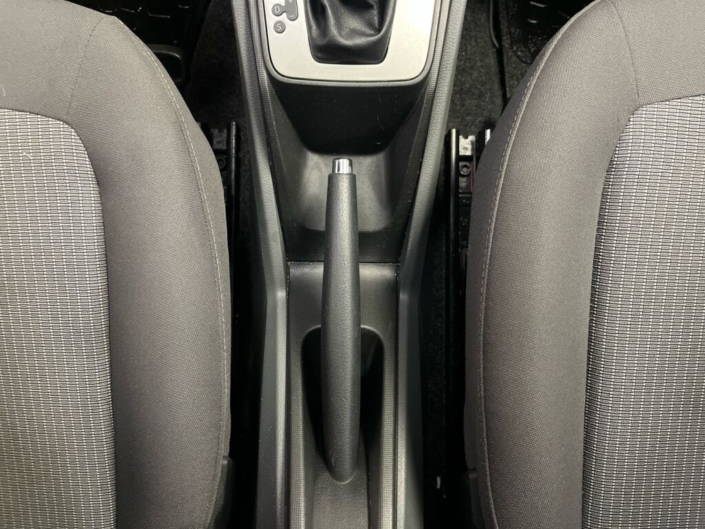 Seat Ibiza 2011 Punainen