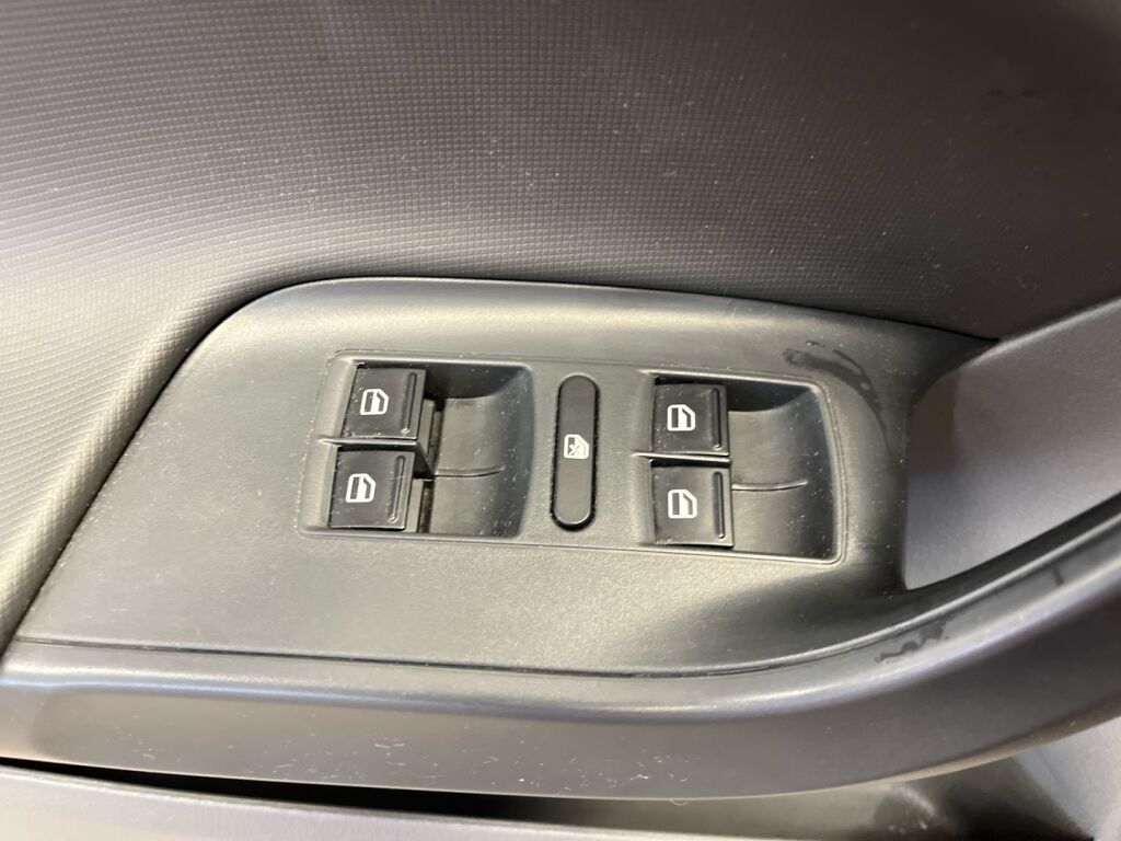 Seat Ibiza 2011 Punainen