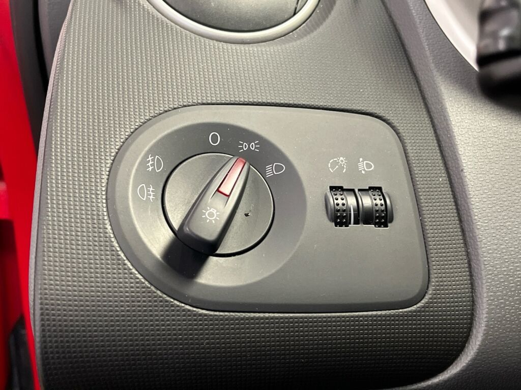 Seat Ibiza 2011 Punainen