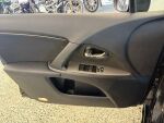 Toyota Avensis 2011 Musta