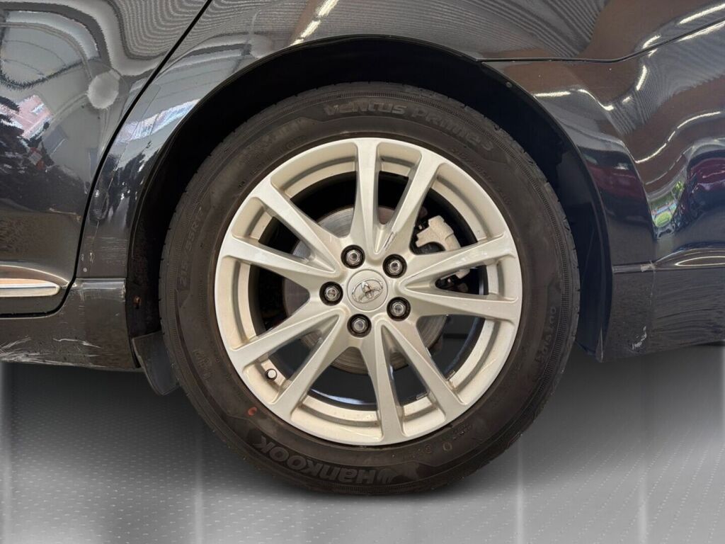 Toyota Avensis 2011 Musta