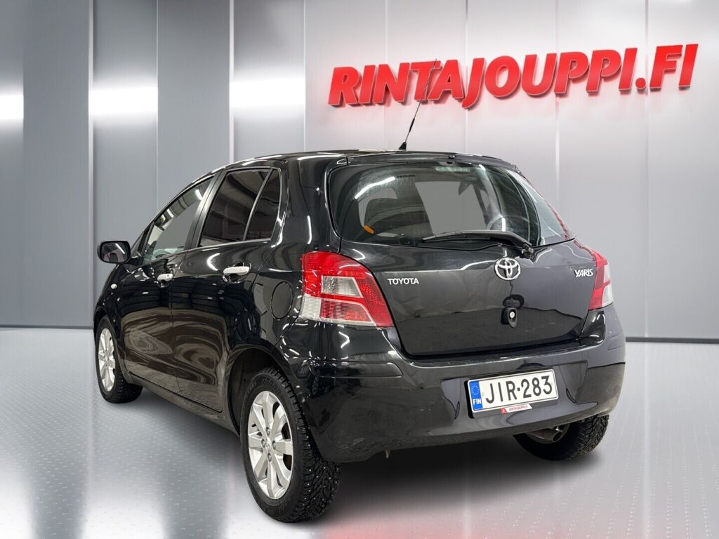Toyota Yaris 2011 Musta