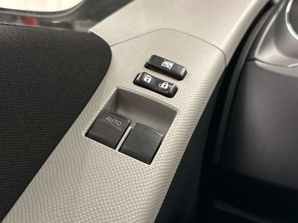 Toyota Yaris 2011 Musta