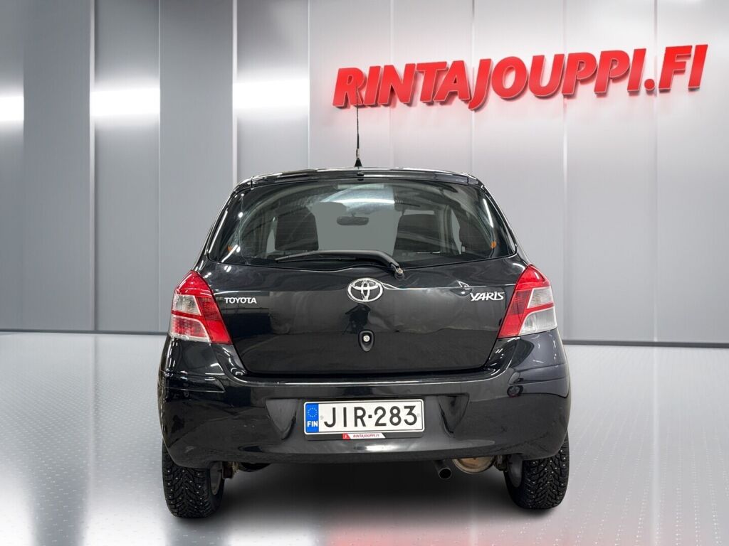 Toyota Yaris 2011 Musta