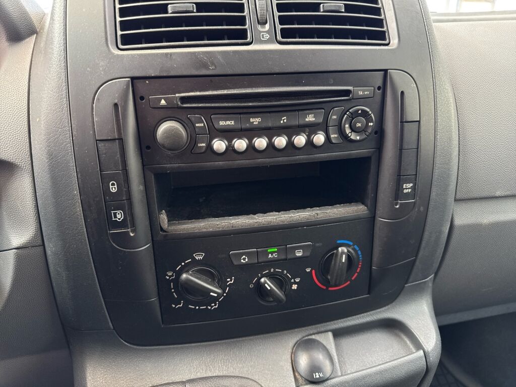 Fiat Scudo 2012 Punainen