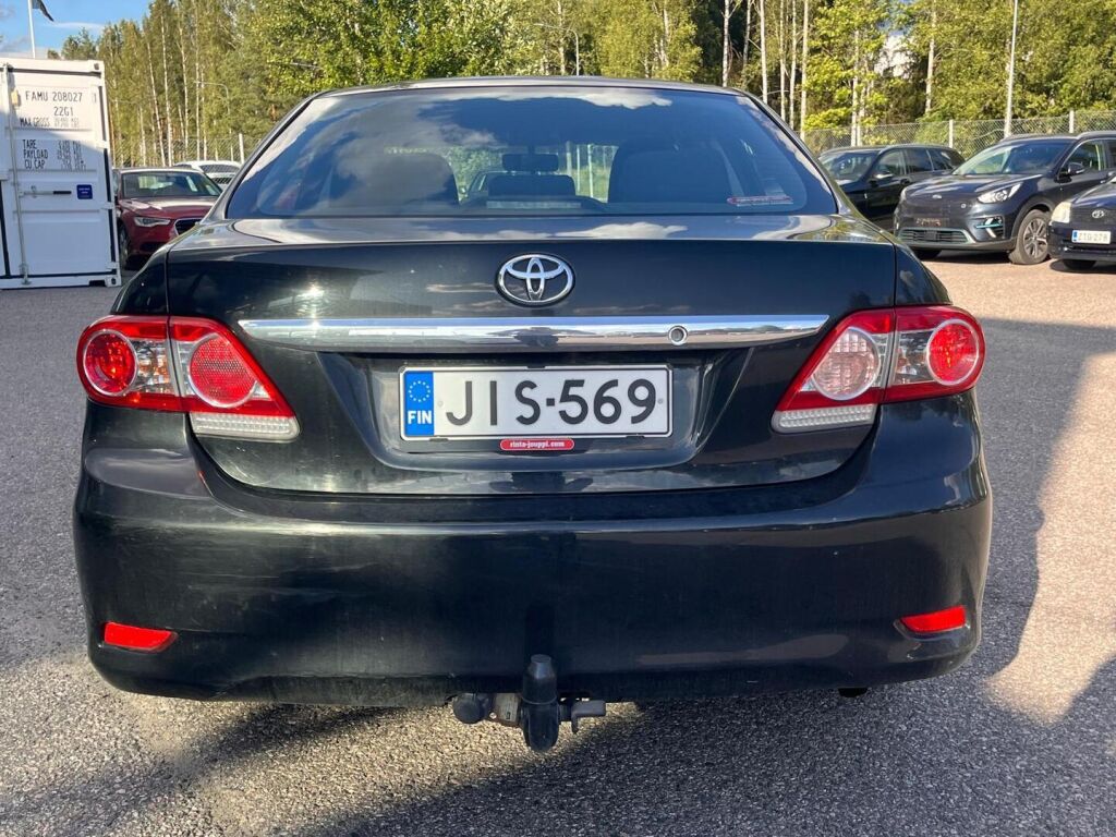 Toyota Corolla 2012 Musta