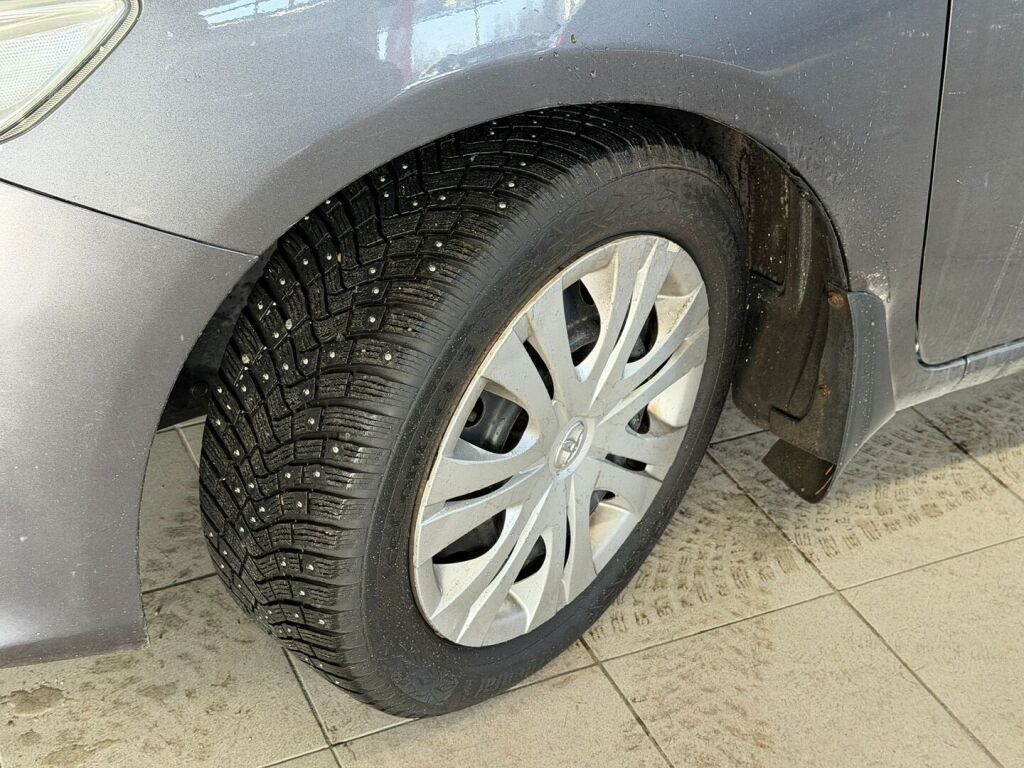 Toyota Corolla 2013 Harmaa