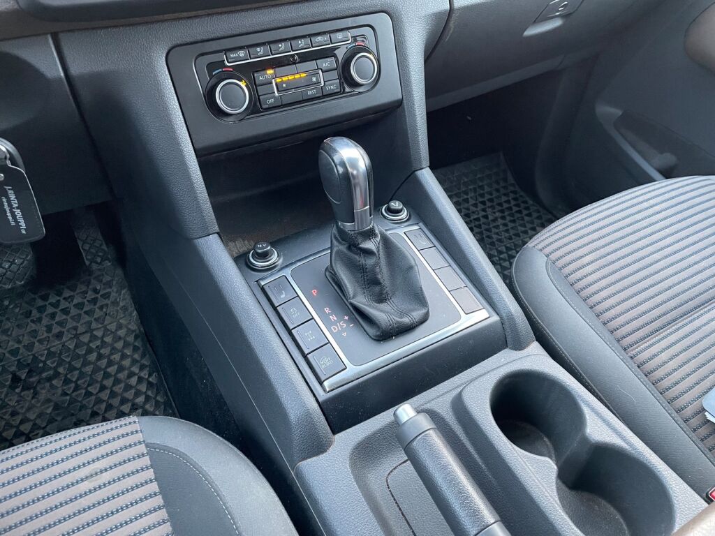 Volkswagen Amarok 2013 Valkoinen