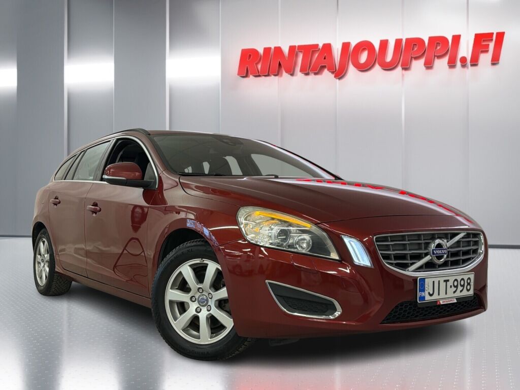 Volvo V60 2013 Punainen