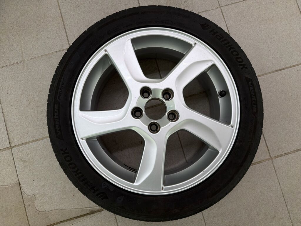 Volvo V60 2013 Punainen