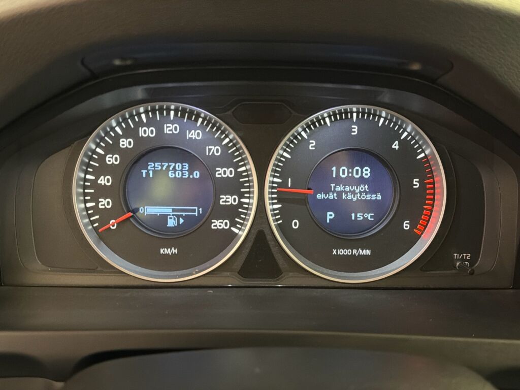 Volvo V60 2013 Punainen