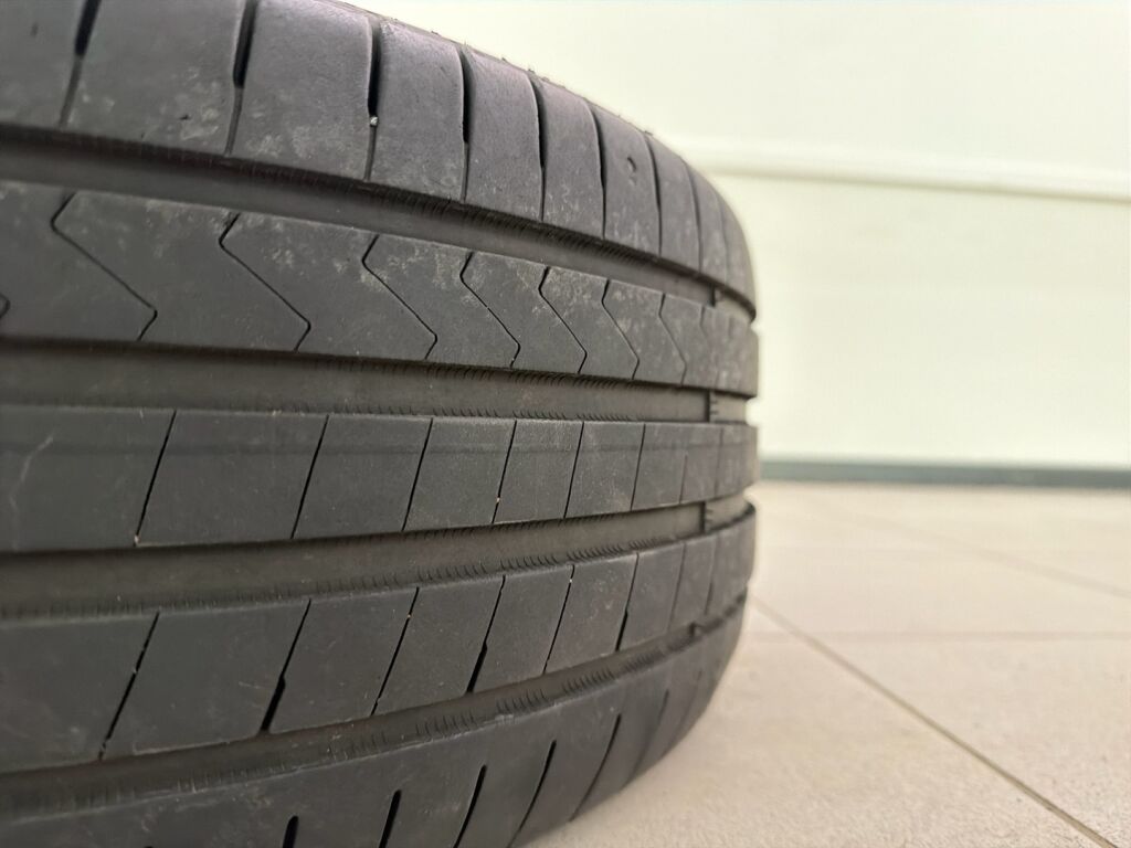 Volvo V60 2013 Punainen