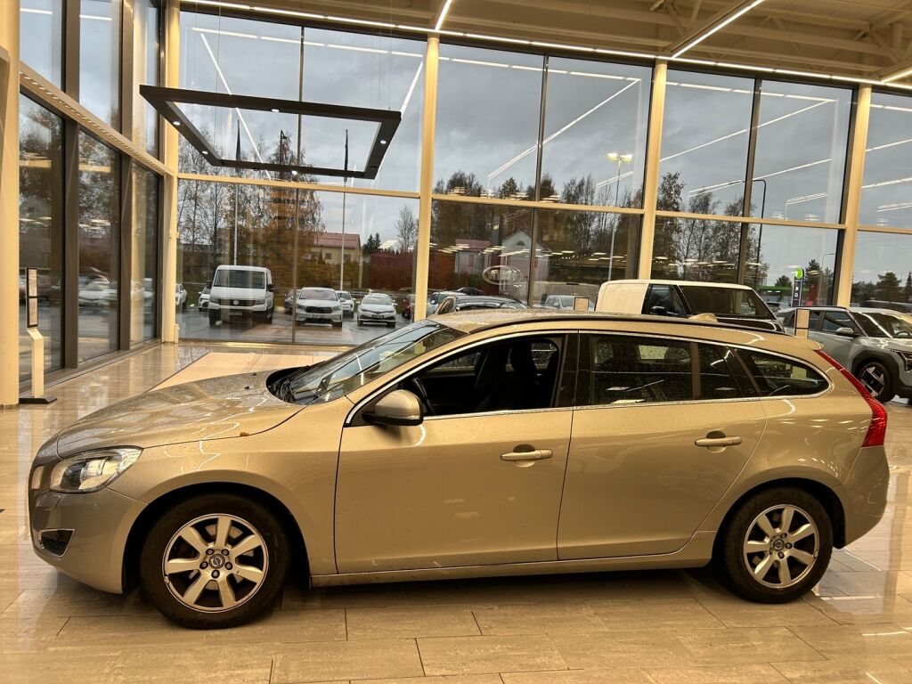 Volvo V60 2012 Ruskea (beige)