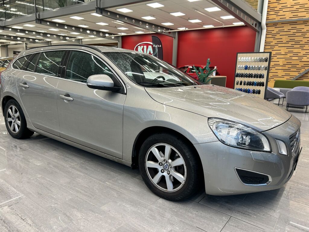 Volvo V60 2012 Ruskea (beige)
