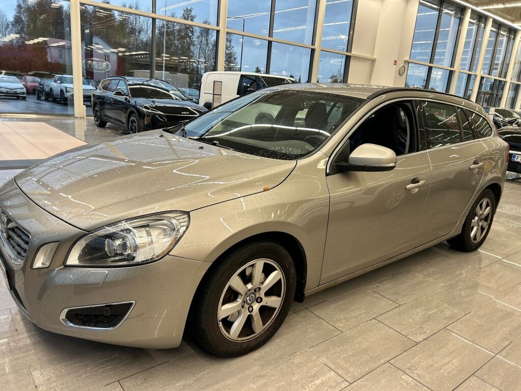 Volvo V60 2012 Ruskea (beige)