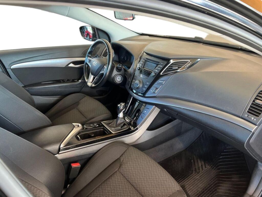 Hyundai i40 2012 Musta