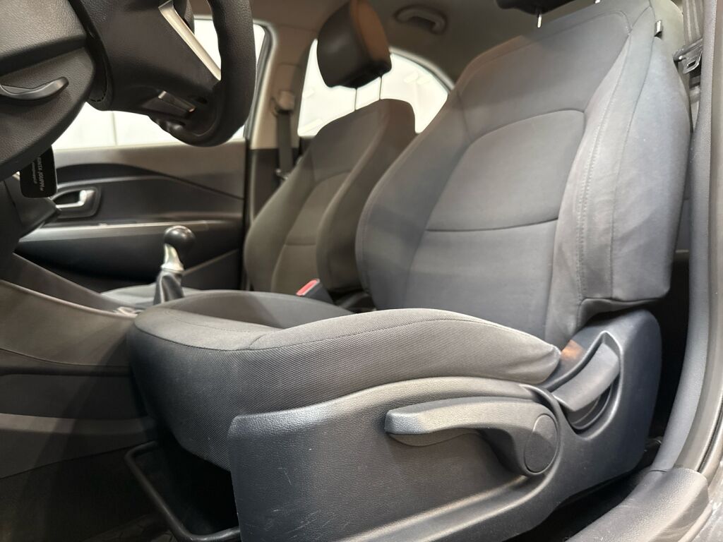 Kia Rio 2013 Harmaa