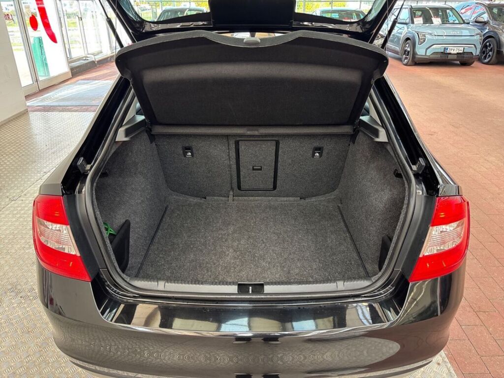 Skoda Rapid 2013 Musta
