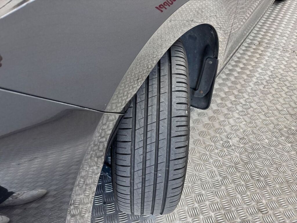 Skoda Rapid 2013 Musta