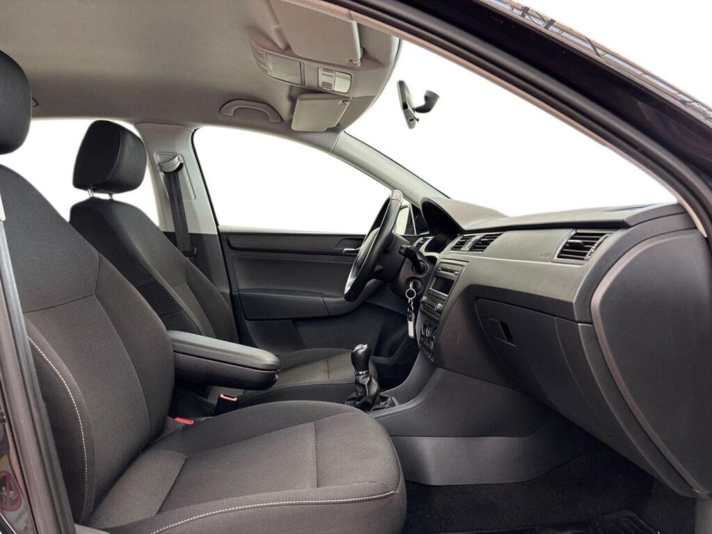 Skoda Rapid 2013 Musta