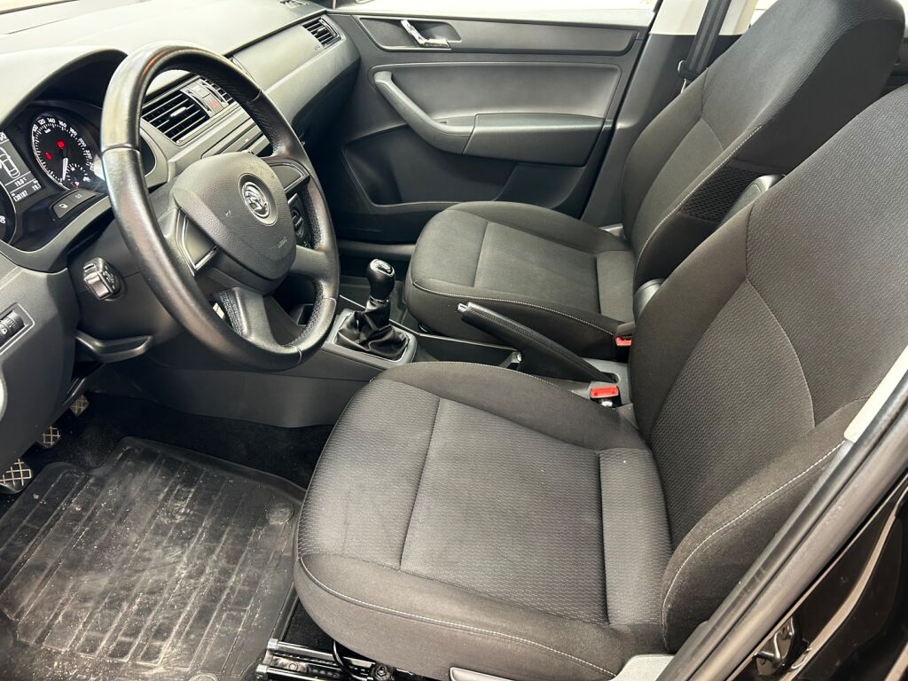 Skoda Rapid 2013 Musta