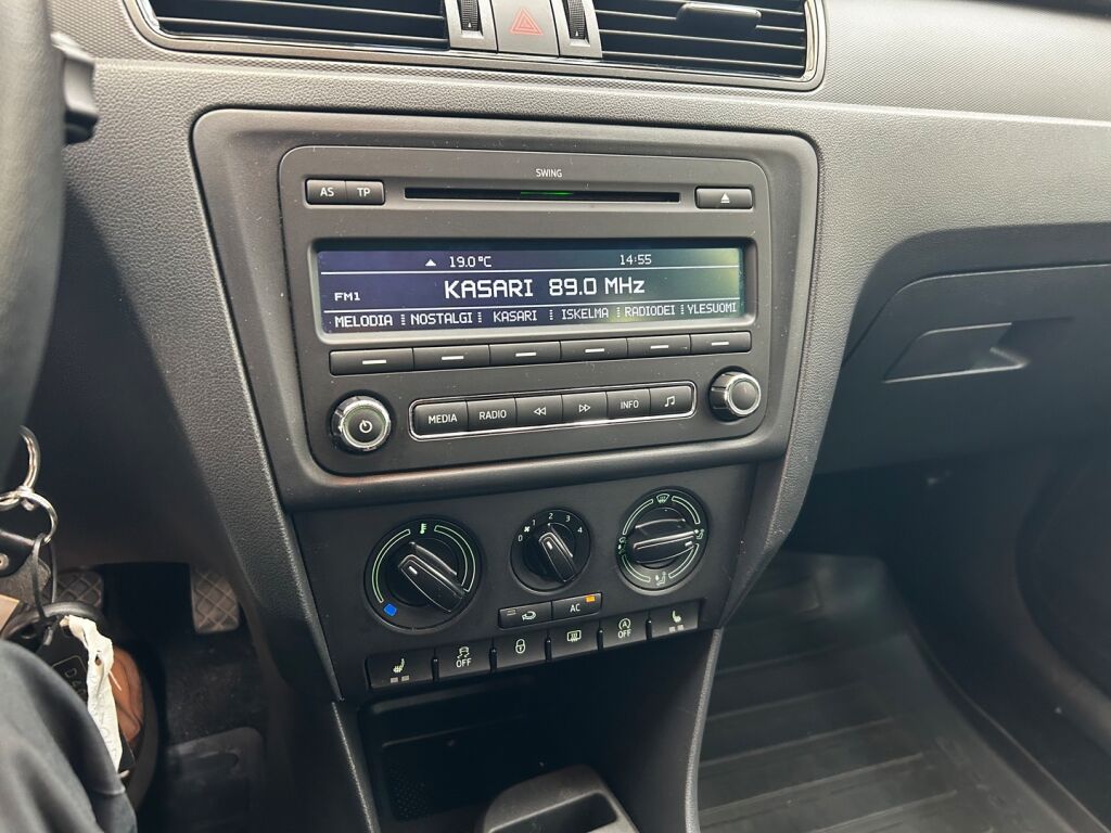 Skoda Rapid 2013 Musta
