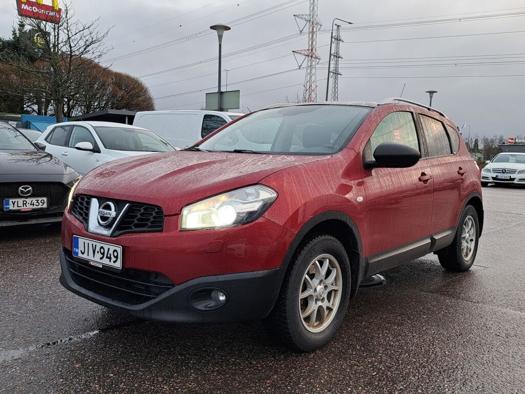 Nissan Qashqai 2013 Punainen