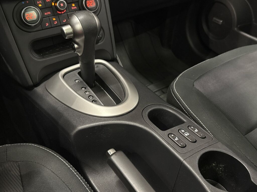 Nissan Qashqai 2013 Punainen