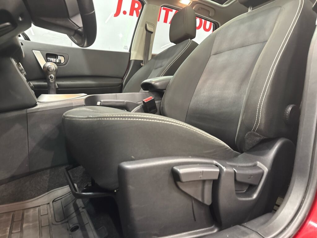 Nissan Qashqai 2013 Punainen