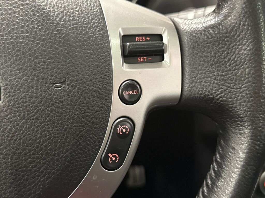 Nissan Qashqai 2013 Punainen