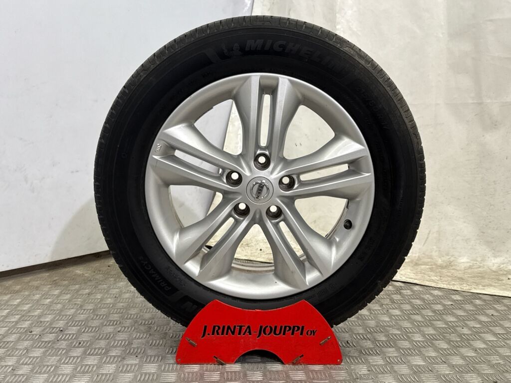 Nissan Qashqai 2013 Punainen