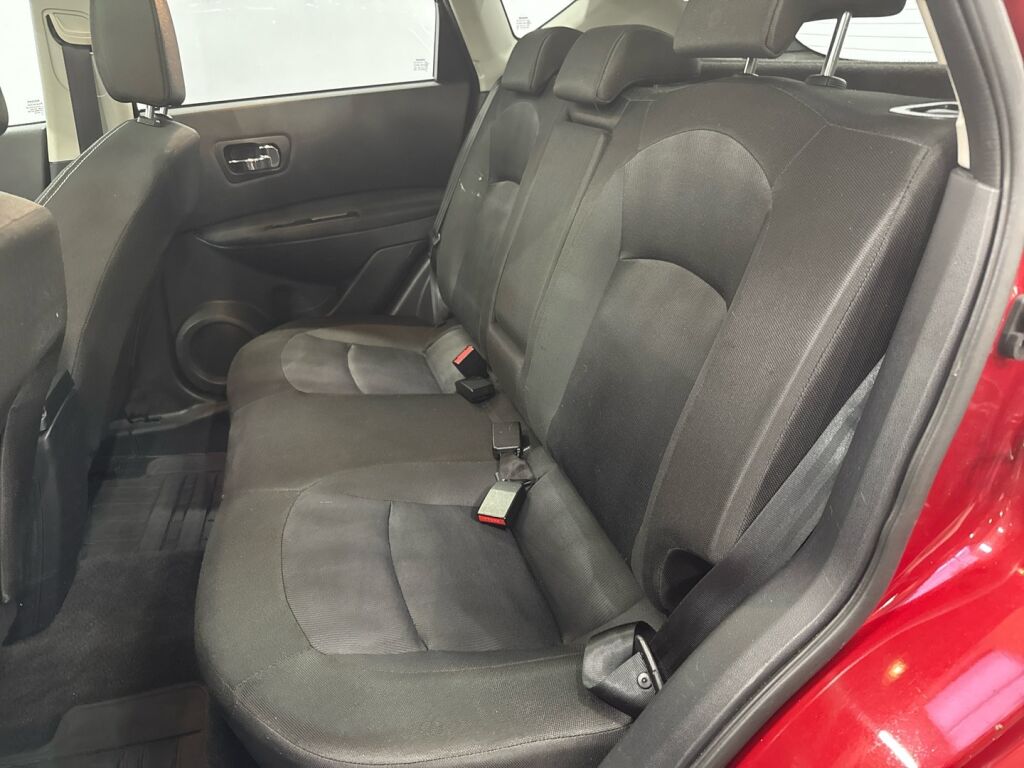 Nissan Qashqai 2013 Punainen