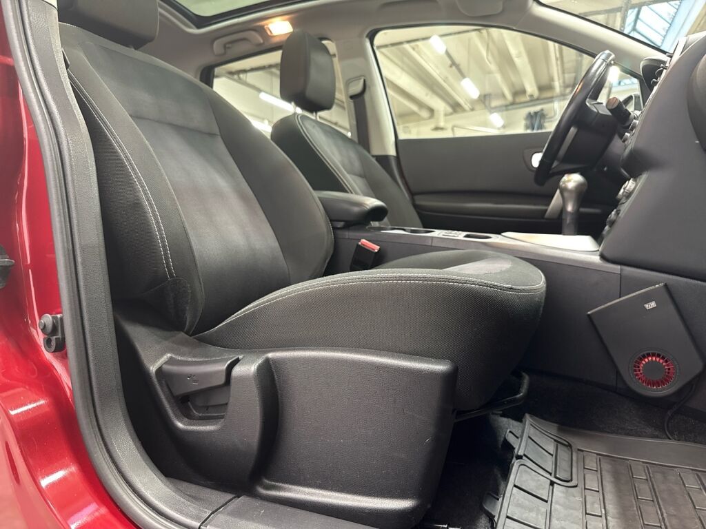 Nissan Qashqai 2013 Punainen