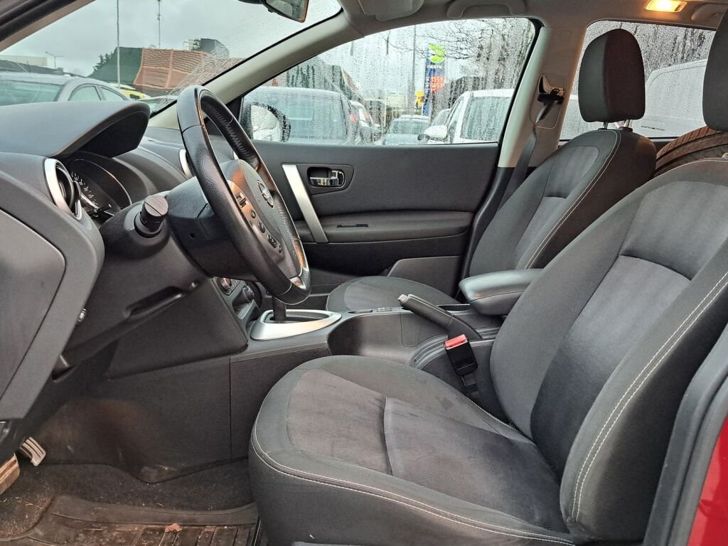 Nissan Qashqai 2013 Punainen