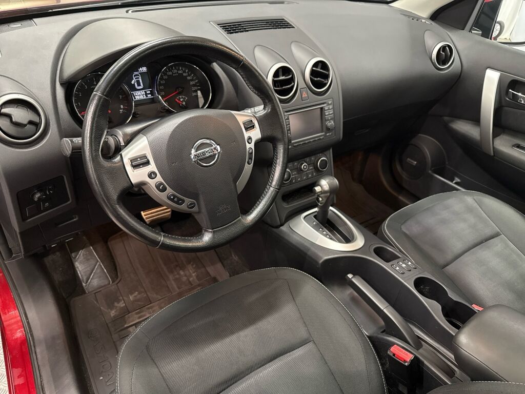 Nissan Qashqai 2013 Punainen