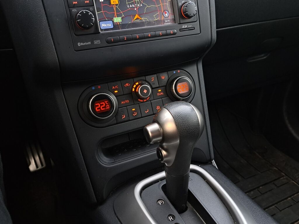 Nissan Qashqai 2013 Punainen