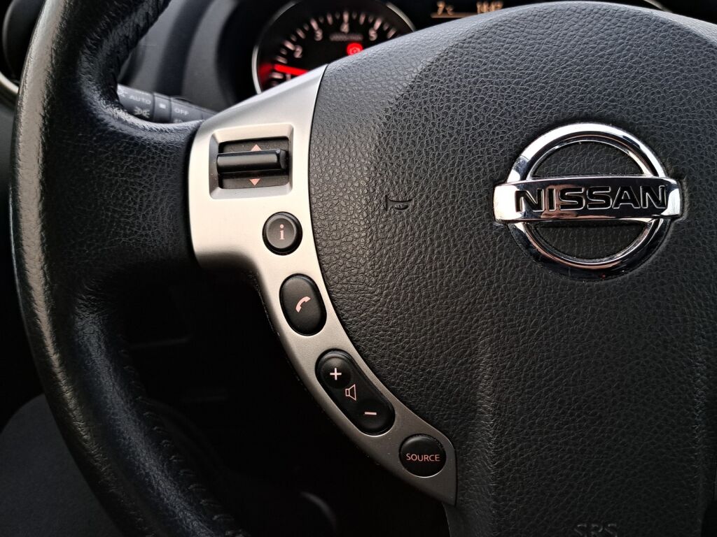 Nissan Qashqai 2013 Punainen