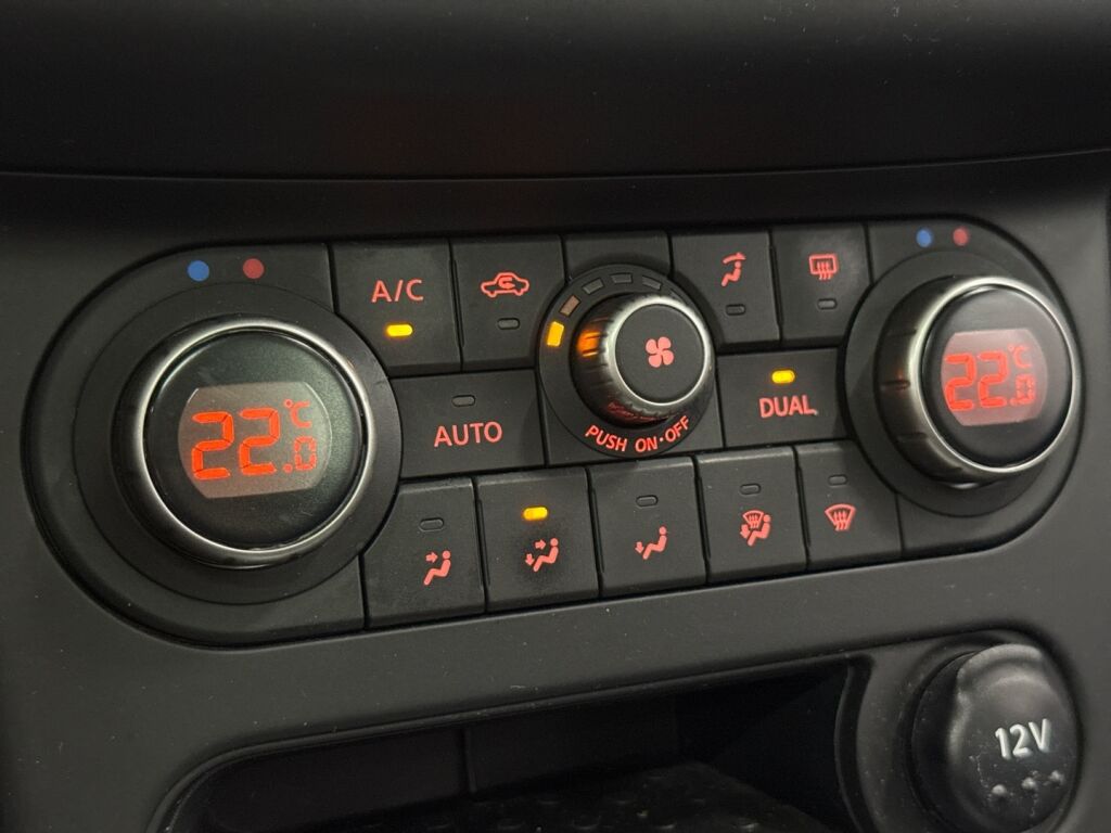 Nissan Qashqai 2013 Punainen