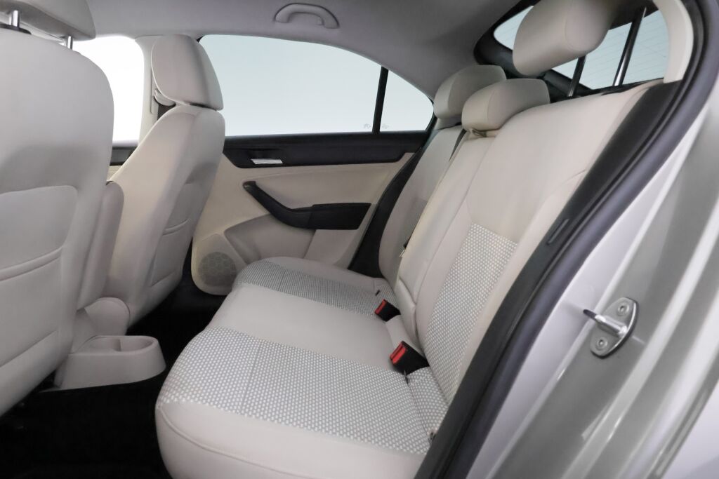 Seat Toledo 2013 Ruskea (beige)