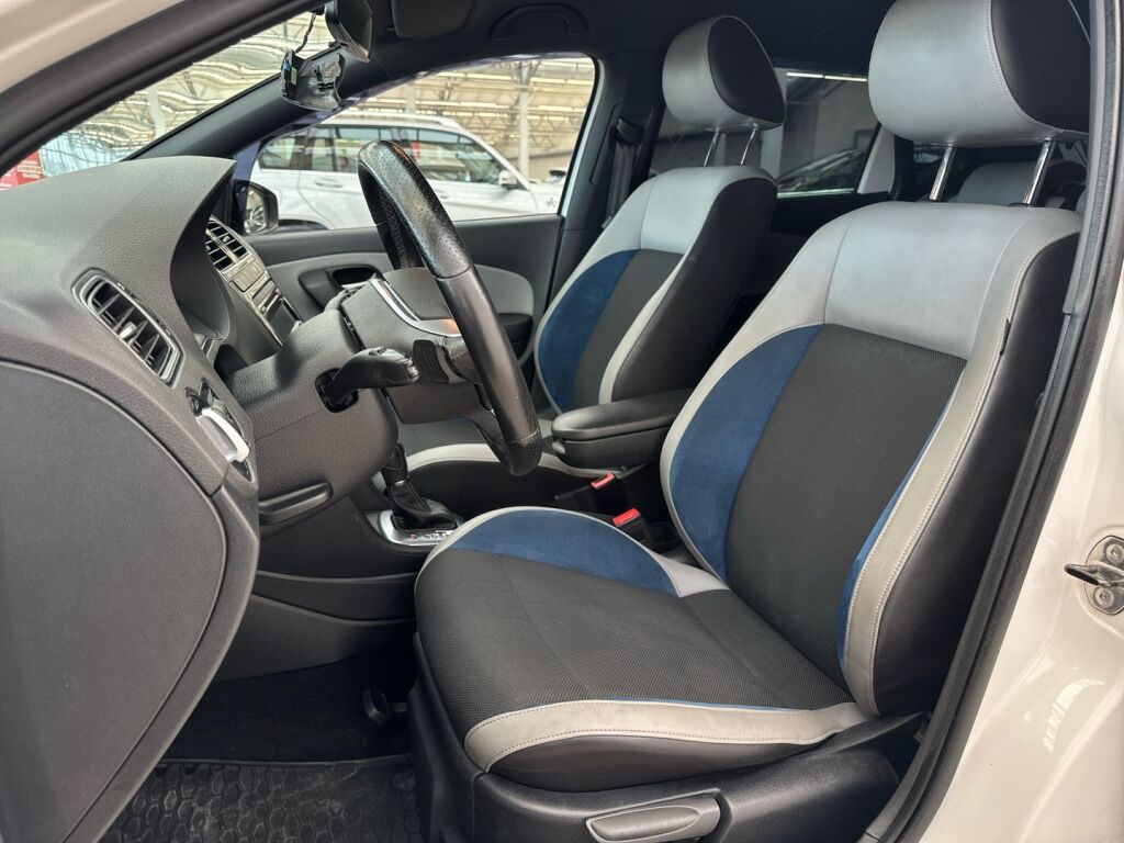 Volkswagen Polo 2013 Valkoinen