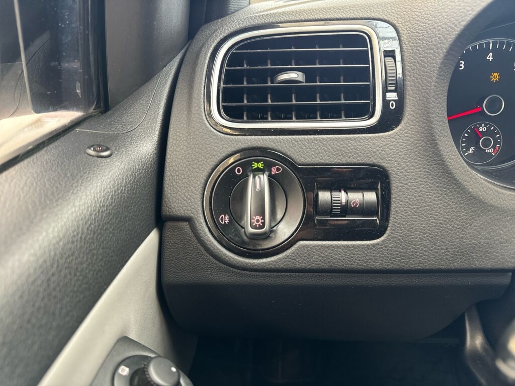 Volkswagen Polo 2013 Valkoinen