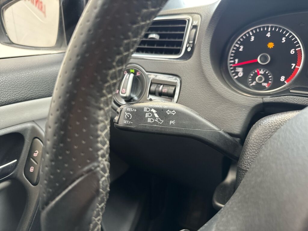 Volkswagen Polo 2013 Valkoinen