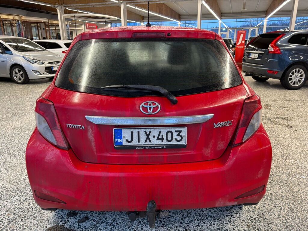 Toyota Yaris 2013 Punainen