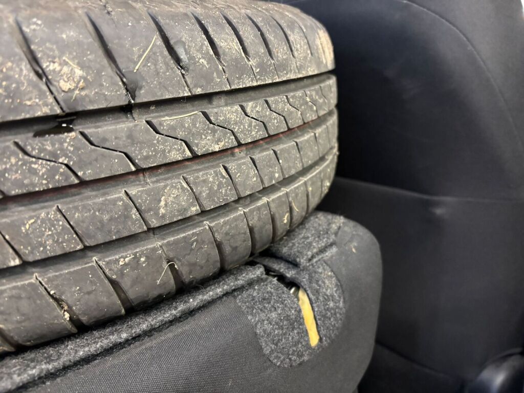 Toyota Yaris 2013 Punainen