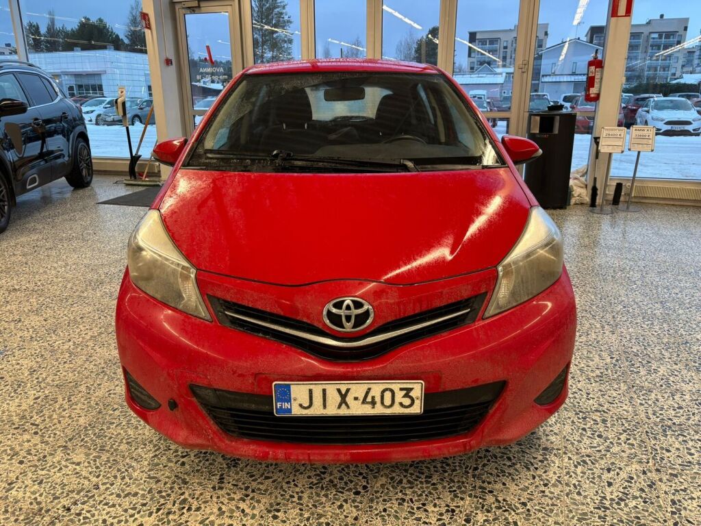 Toyota Yaris 2013 Punainen
