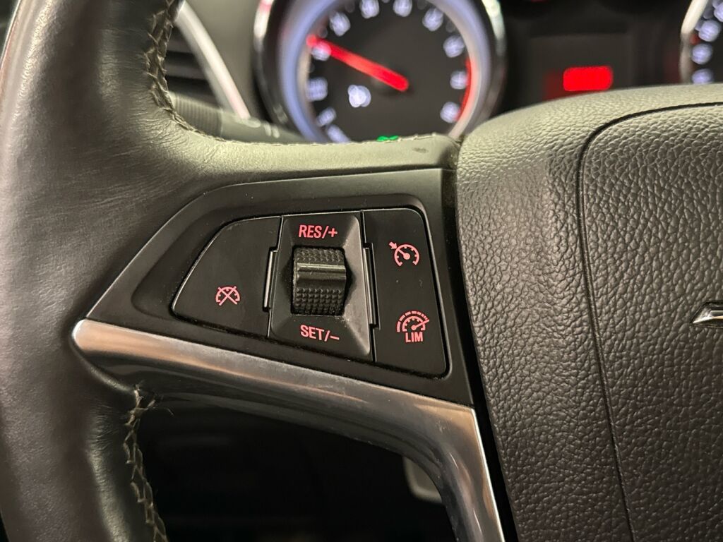 Opel Mokka 2013 Punainen